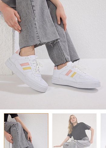 Beyaz spor ayakkabı - Görsel 3