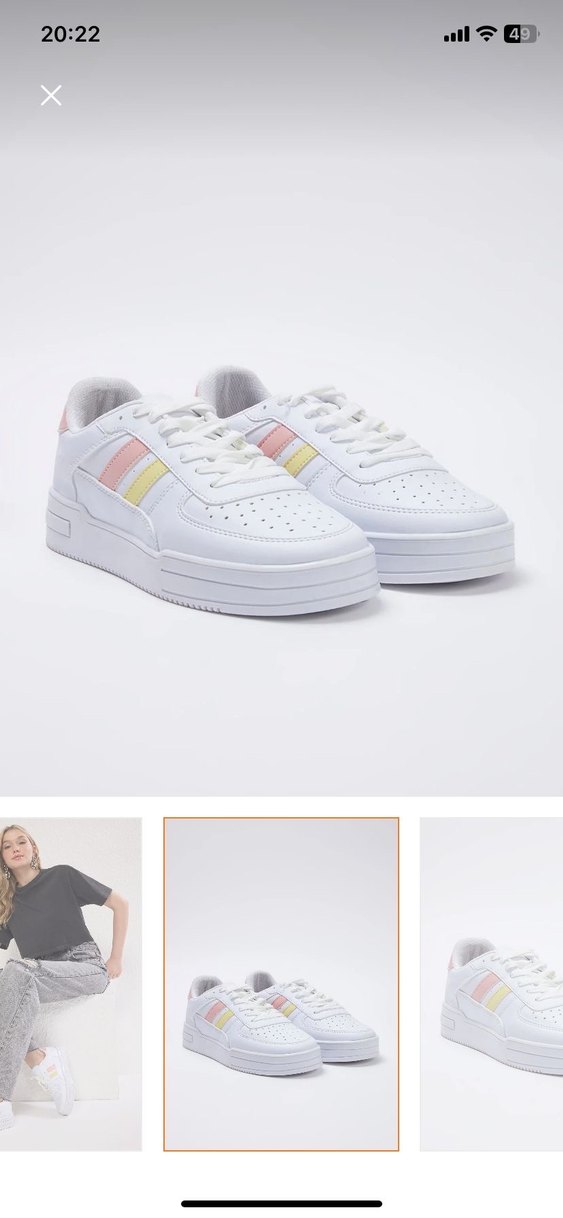 Beyaz spor ayakkabı - Görsel 2