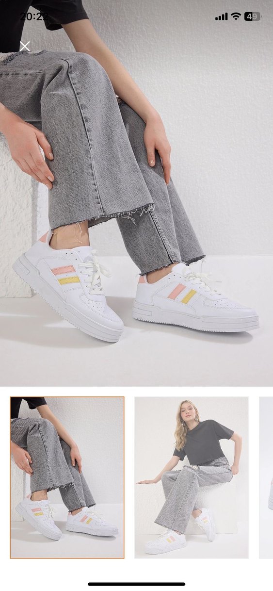 Beyaz spor ayakkabı - Görsel 3