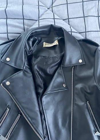 Siyah deri ceket - Görsel 3