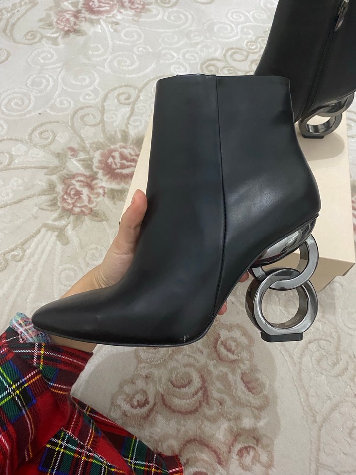 Siyah Deri Topuklu Kadın Bot - Görsel 3
