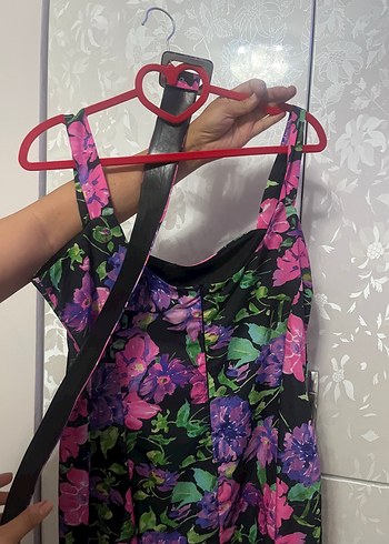 Çiçekli elbise - Görsel 3