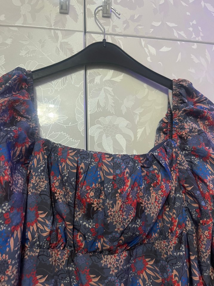 Desenli elbise - Görsel 3