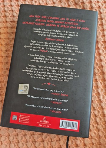 Beden November'ı Öldürmek - Adriana Mather