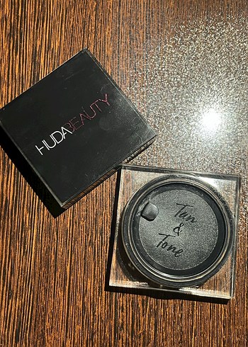 Huda Beauty Tantour Krem Kontür Bronzer - Görsel 4