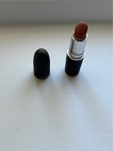 Beden kahverengi Renk MAC Teddy 2.0 Powder Kiss Ruj