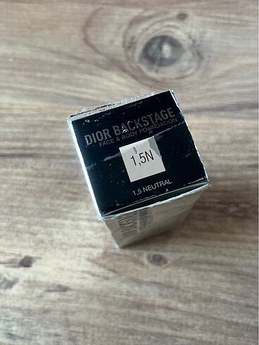 Beden Dior Backstage Face&Body Fondöten 1,5N