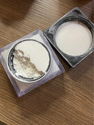 Beden Huda Beauty Sugar Cookie Pudra
