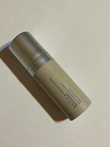 Becca Velvet Blurring Primer Baz