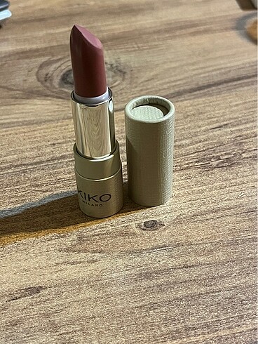 Beden Kiko Green Me 102 Essential Mauve Ruj