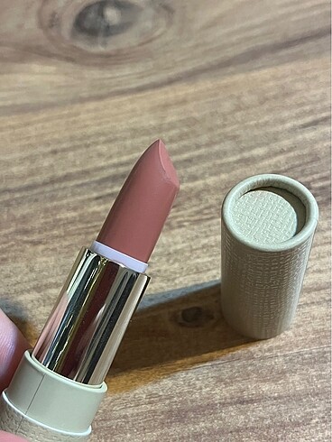 Beden ten rengi Renk Kiko Green Me 100 Universal Nude Ruj