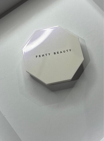 Fenty Beauty Fenty Beauty Highlighter Aydınlatıcı