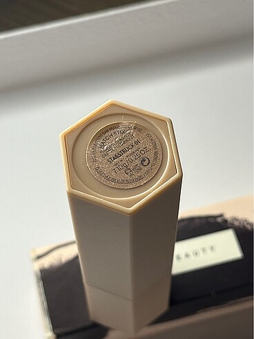 Beden Renk Fenty Beauty Aydınlatıcı Highlighter