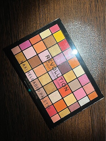 Revolution Maxi Reloaded Palette