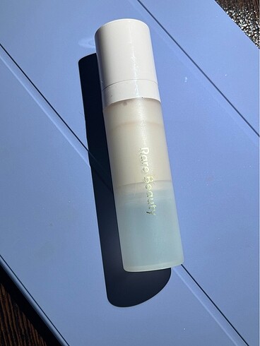 Rare Beauty Aydınlatıcı Baz Primer - Görsel 2