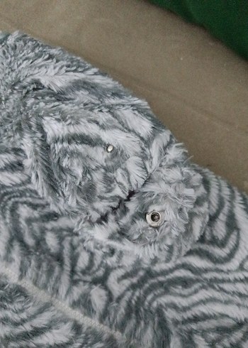 Kapüşonlu Gri Zebra Desenli Bebek Tulumu - Görsel 3