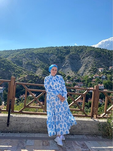 Uzun beyaz mavi elbise