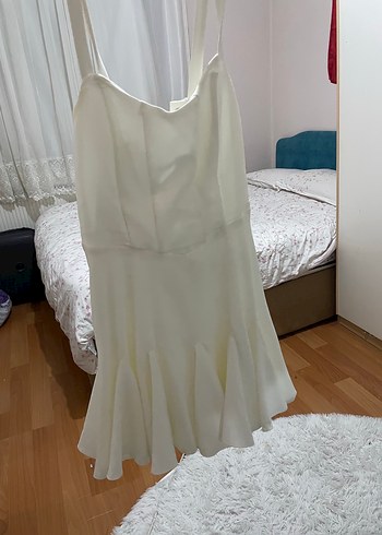 Beyaz İnce Askılı Kısa Elbise - Görsel 2