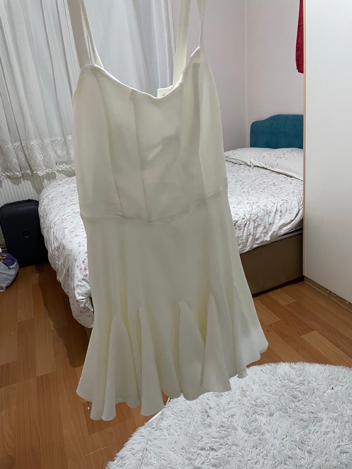 Beyaz İnce Askılı Kısa Elbise - Görsel 2