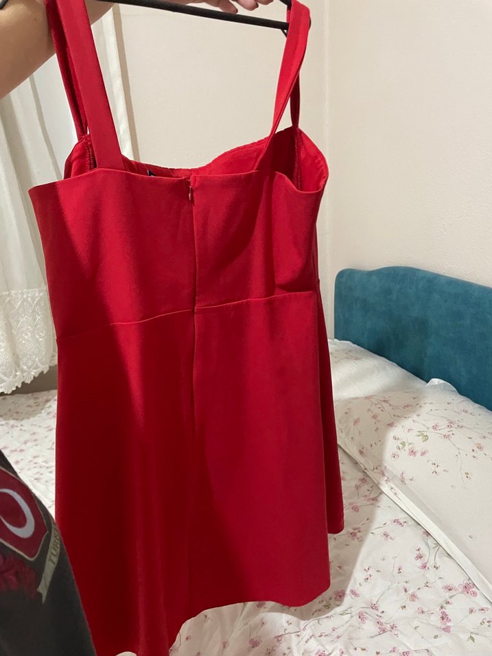 Kırmızı Piliseli Midi Abiye Elbise - Görsel 2