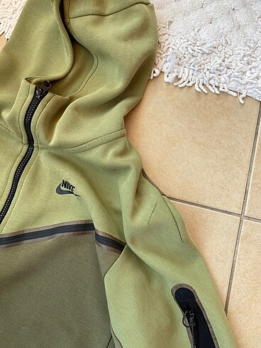 s Beden nike tech