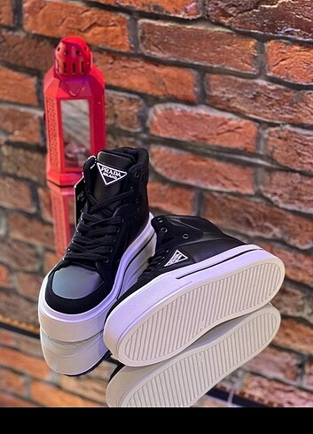 Prada bot