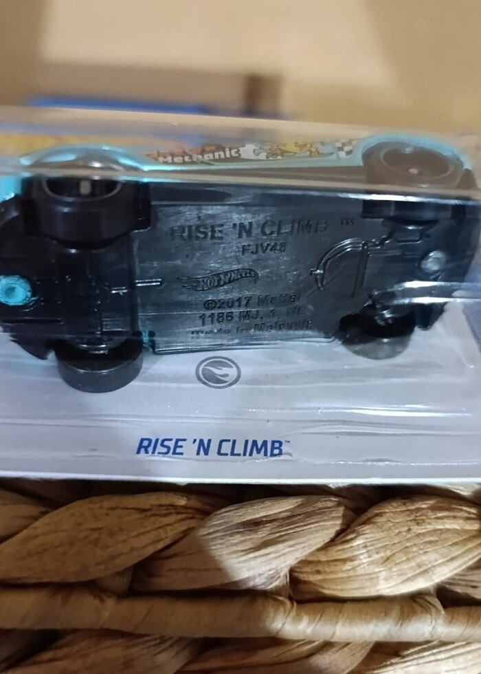 HOT WHEELS RISE'N CLIMB TREASURE HUNT ARABA SILVER 2017  - Görsel 2