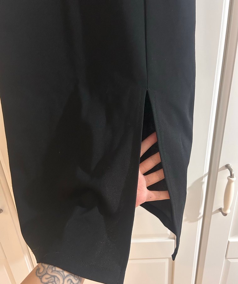 Zincir Detaylı Siyah Midi Abiye Elbise - Görsel 2