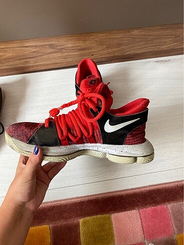 38,5 Beden basketbol ayakkabısı