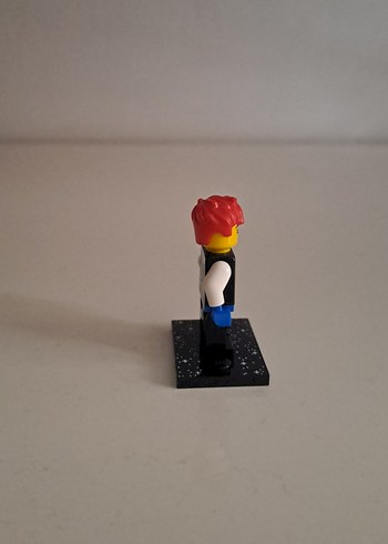 Kırmızı Saçlı Lego Figürü - Görsel 3