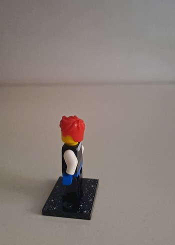 Kırmızı Saçlı Lego Figürü - Görsel 4