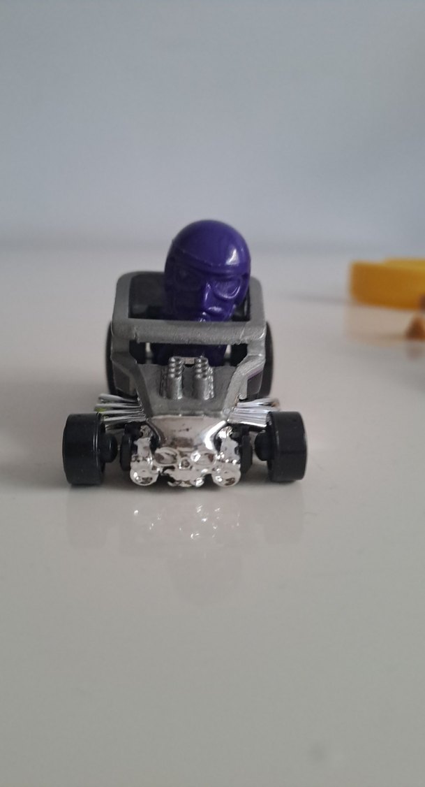 Mor ve Gri Mini Oyuncak Arabalar - Görsel 3