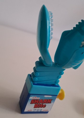 Renkli Mavi Köpekbalığı Su Oyuncağı - Görsel 3