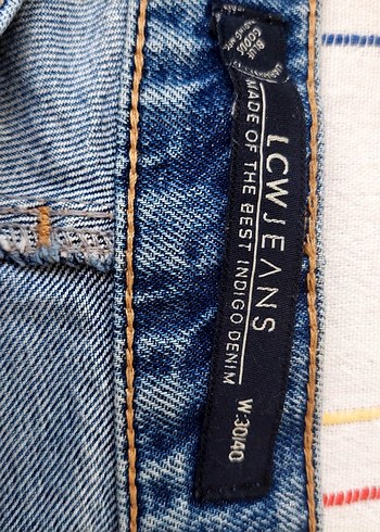 30 Beden mavi Renk lcw mom jean pantolon