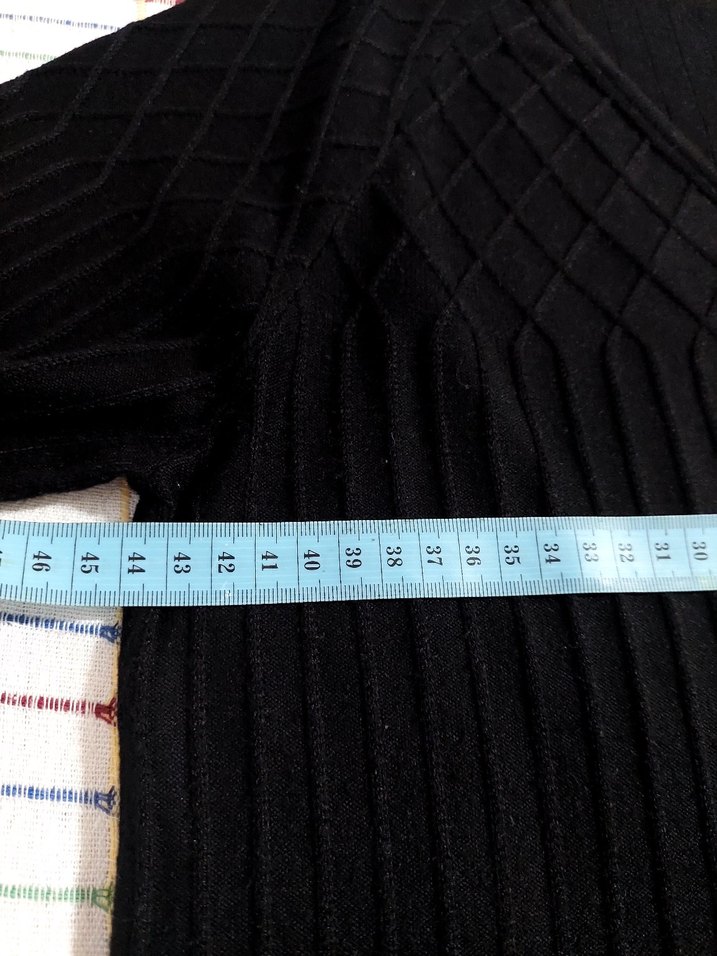 Siyah V Yakalı Örgü Kadın Kazak - Görsel 3