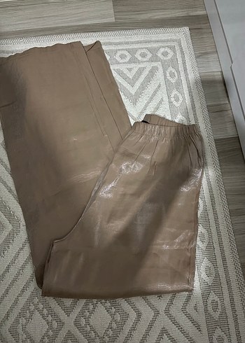 Diğer Parlak Bej Pilili Midi Kadın Kumaş Pantolon