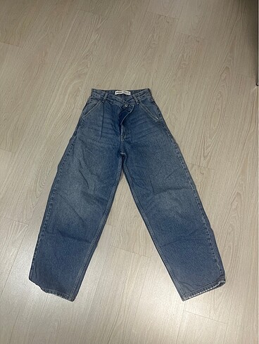 Bershka Jean