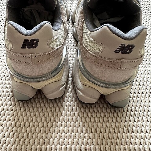 42 Beden New Balance 9060 Sea Salt Ayakkabı