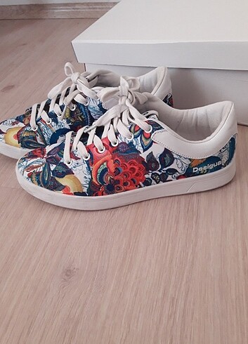 39 Beden Desigual spor ayakkabı