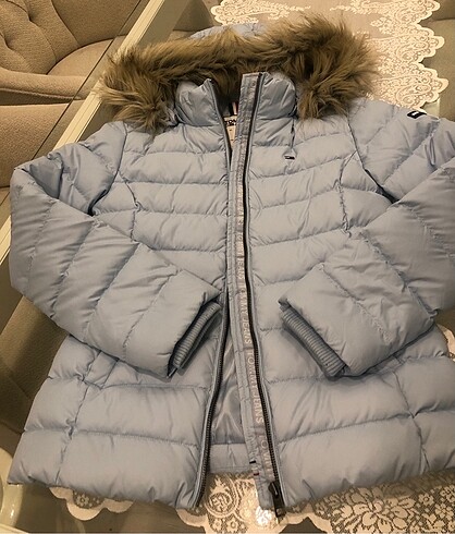 Tommy Jeans kaz tüyü mont