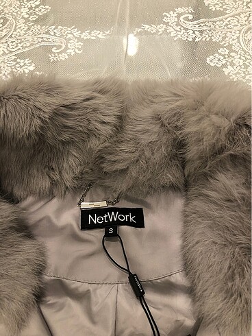s Beden Network gri mont