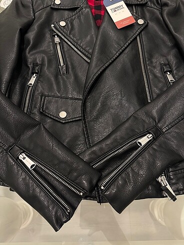 s Beden Tommy Jeans deri biker mont