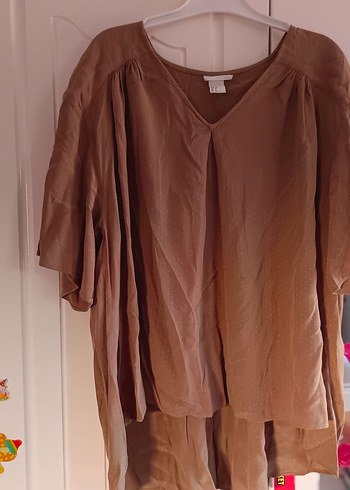 Haki yeşili V Yaka Keten Düğmeli Kadın Bluz - Görsel 3