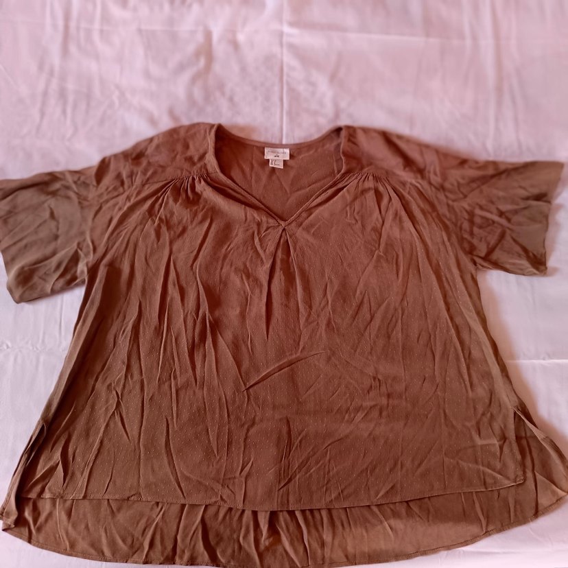 Haki yeşili V Yaka Keten Düğmeli Kadın Bluz - Görsel 2