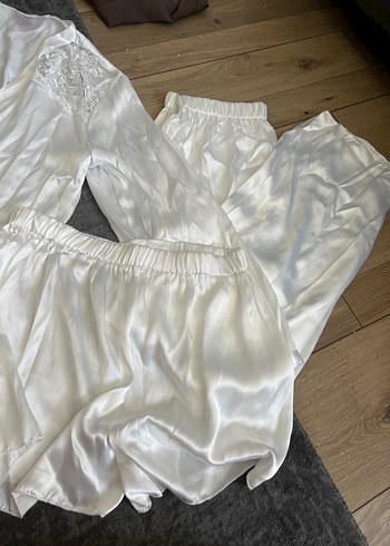l Beden beyaz Renk Beyaz Parlak Mini Bohem Kadın Pijama Takımı