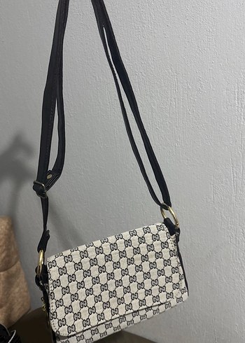 Beyaz Tokalı Yılan Desenli Parisian Çanta - Görsel 2