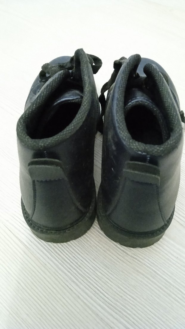 Siyah Lastik Bağcıklı Çocuk Botu - Görsel 4