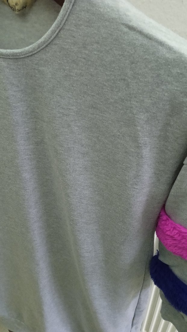 Kadın Gri Uzun Kollu Peluş Detaylı Sweatshirt - Görsel 3