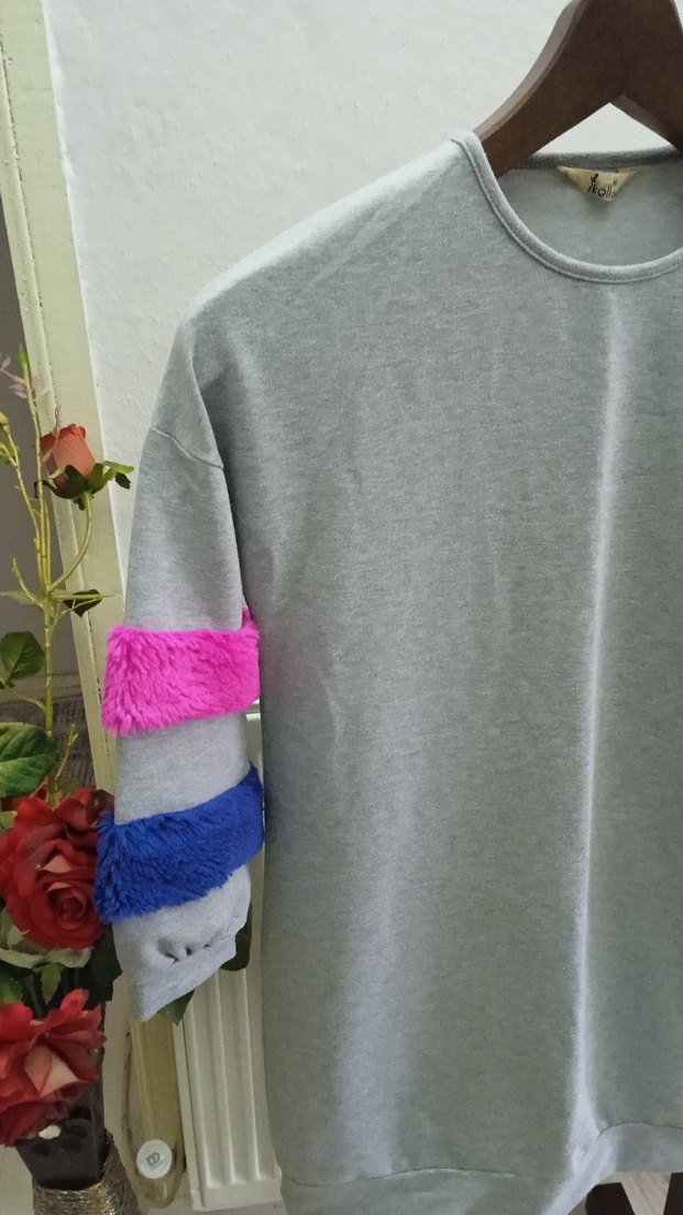 Kadın Gri Uzun Kollu Peluş Detaylı Sweatshirt - Görsel 2