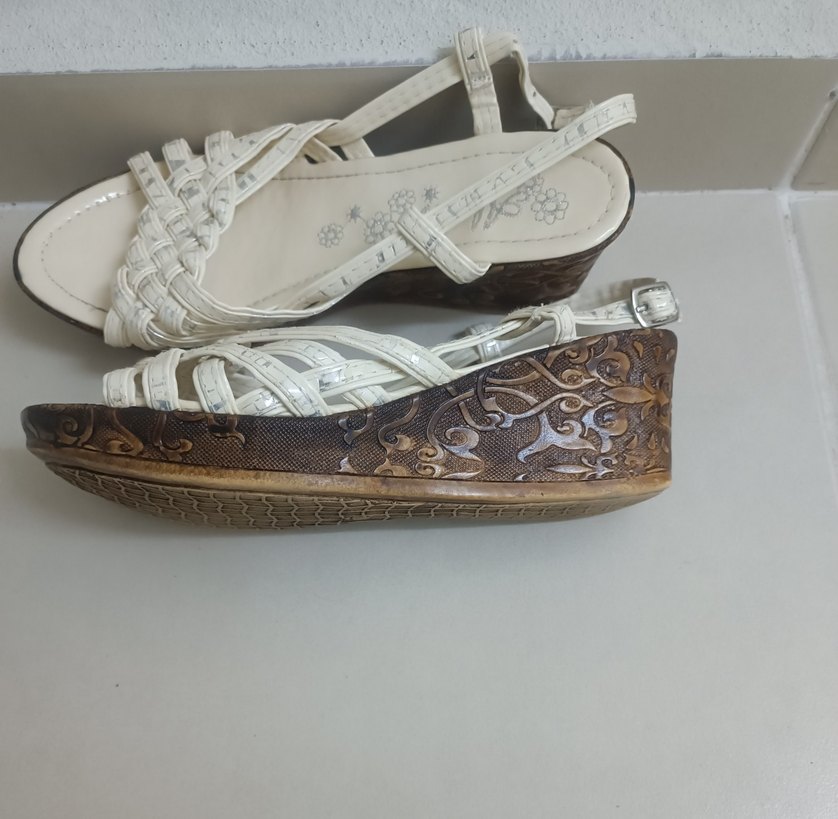 Beyaz Dolgu Topuklu Kadın Sandalet - Görsel 2